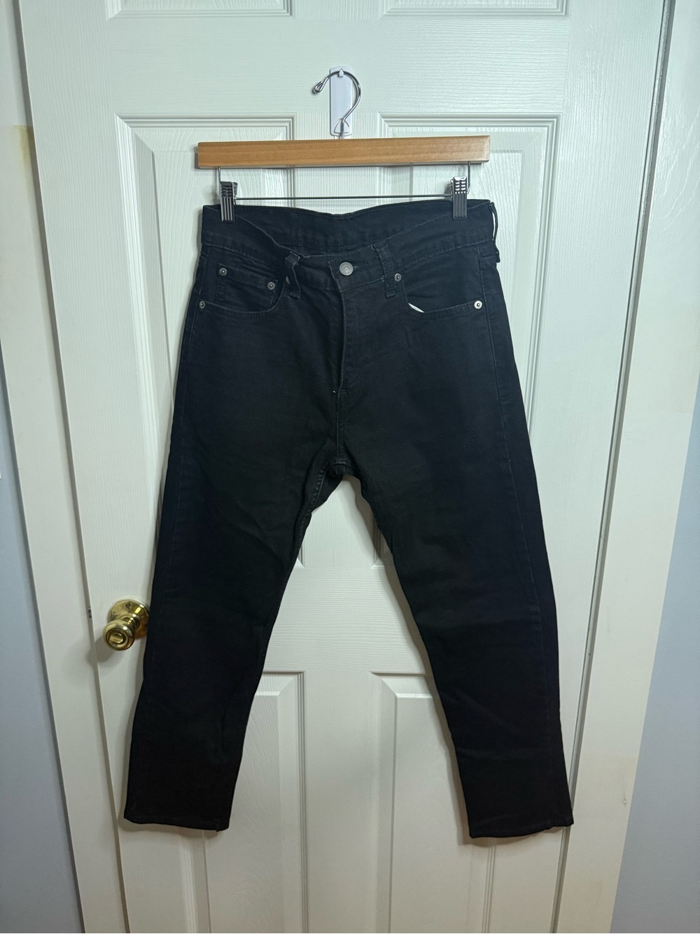 LEVIS men’s 502 jeans